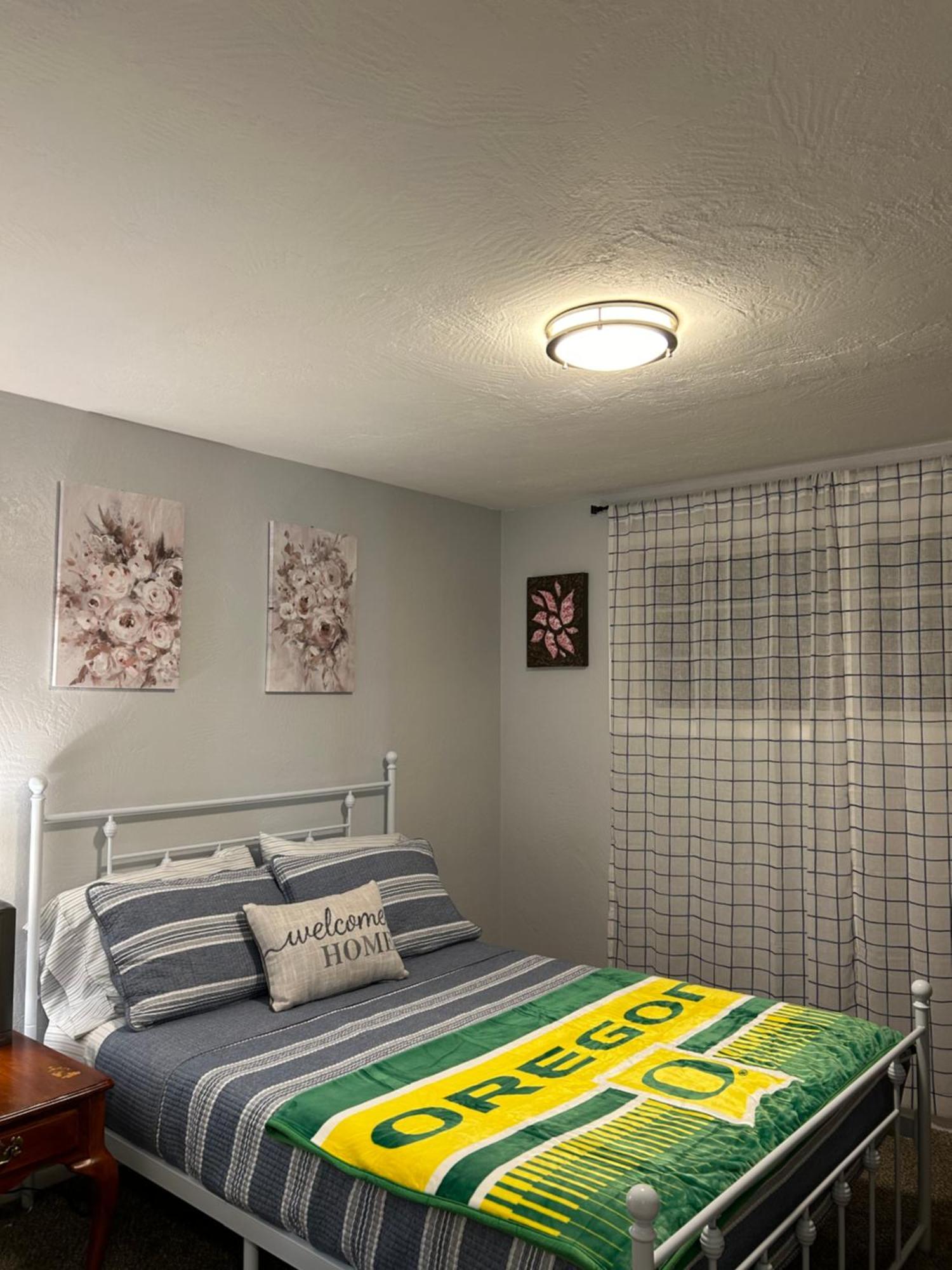Emerald City 3 Bedroom 1 Bath Home Юджин Екстер'єр фото